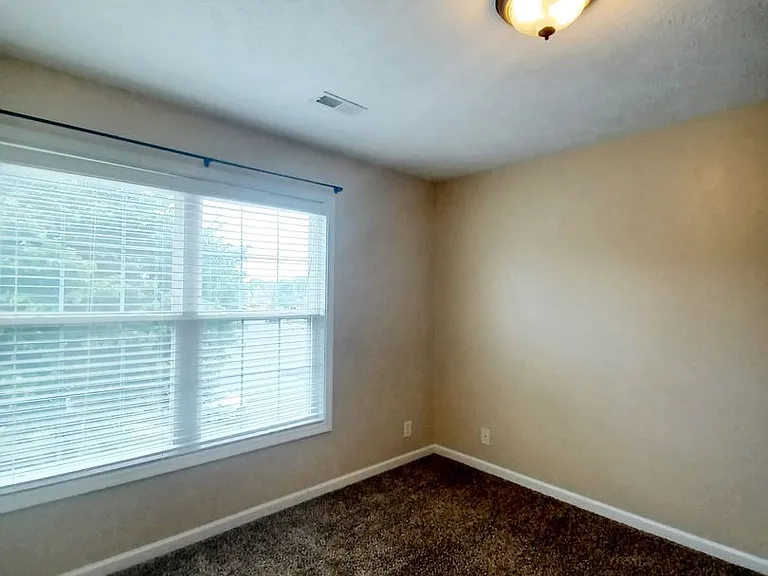 668 Winding Bluff Way — Photo 16