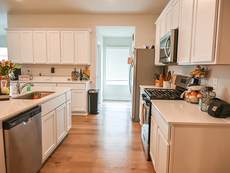2929 Firefly Dr — Photo 4
