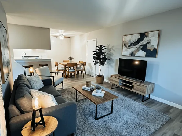 Villa Park, 6740 Hayvenhurst Ave #63-6720, Van Nuys, CA 91406