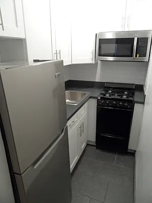 Rented by City Connections Realty | media 4