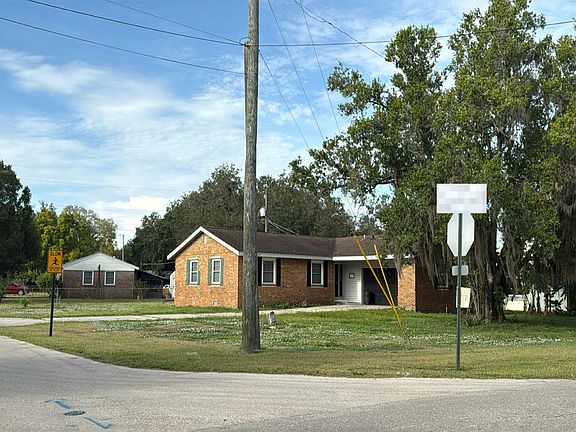 3rd image of 107 Howe Ave