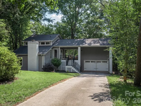 7611 Robin Crest Rd, Charlotte, NC 28226