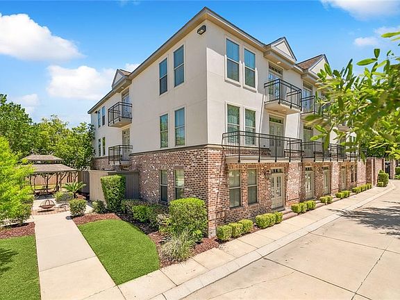 4th image of 827 Autumn Pl APT 103