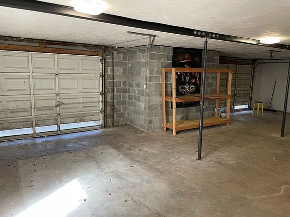3rd image of 1901 Faulk Dr