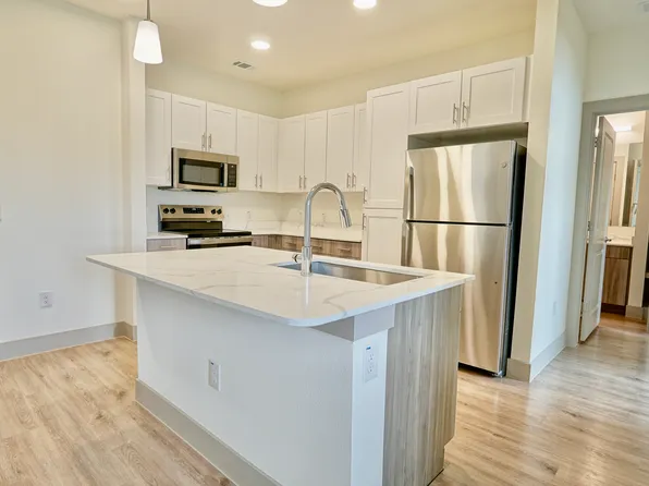 524 Center Point Rd #5233, San Marcos, TX 78666