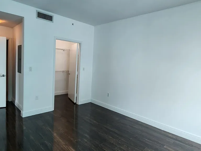 1900 N Bayshore Dr #3019 — Photo 8