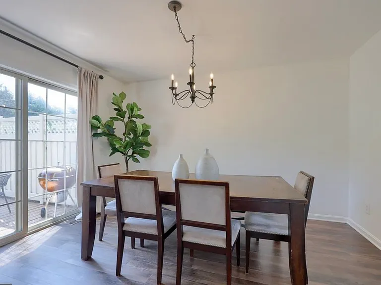 637 Royal View Dr — Photo 10