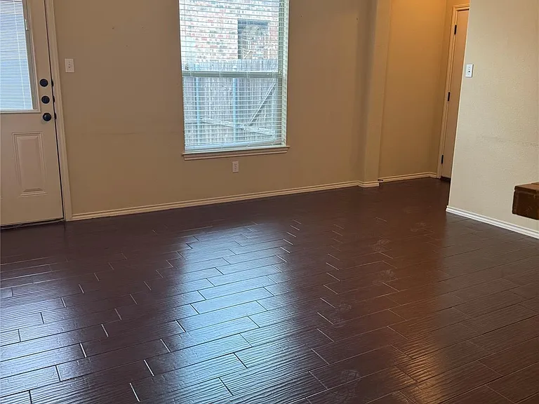 1112 Brendon Lee Ln — Photo 4