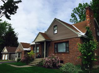 17 Mayflower Dr, Schenectady, NY 12306