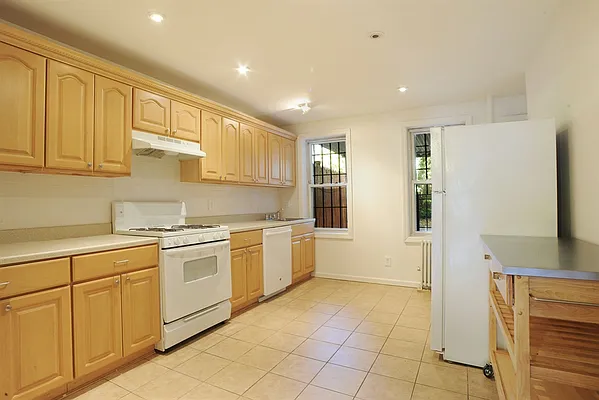 Rented by Corcoran | media 3