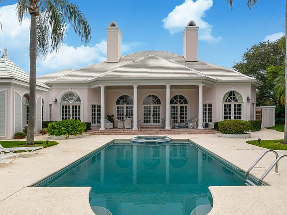 3rd image of 320 Palmetto Point