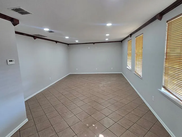 5049 Mosaic Dr — Photo 3