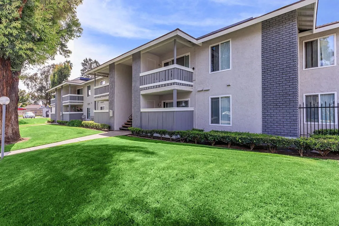 The Newport Apartments — Photo 4