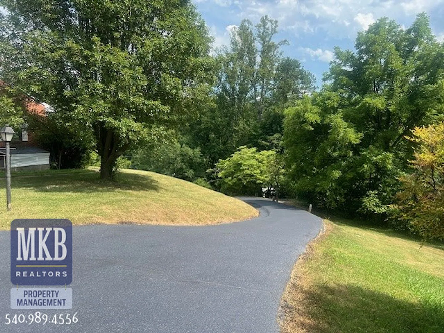 Roanoke County 2 Bedroom and 1 Bath - Lawn Care Provided - Visit Today! — Photo 4