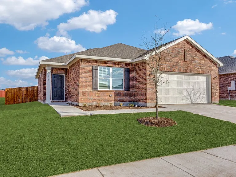 205 Briar Cv — Photo 1