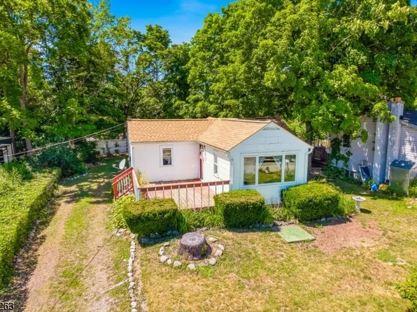 54 Summit Dr, Wantage Twp., NJ 07461