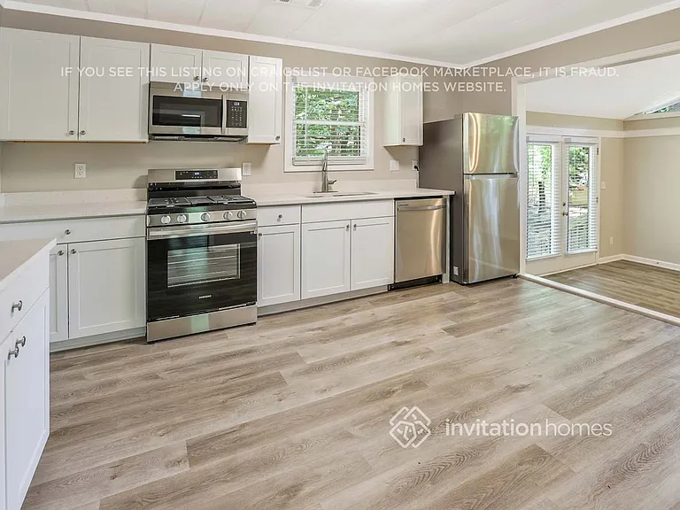 3035 Kingston Ct NW — Photo 5