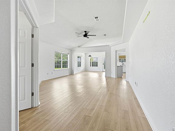 2nd image of 856 Miramar Dr