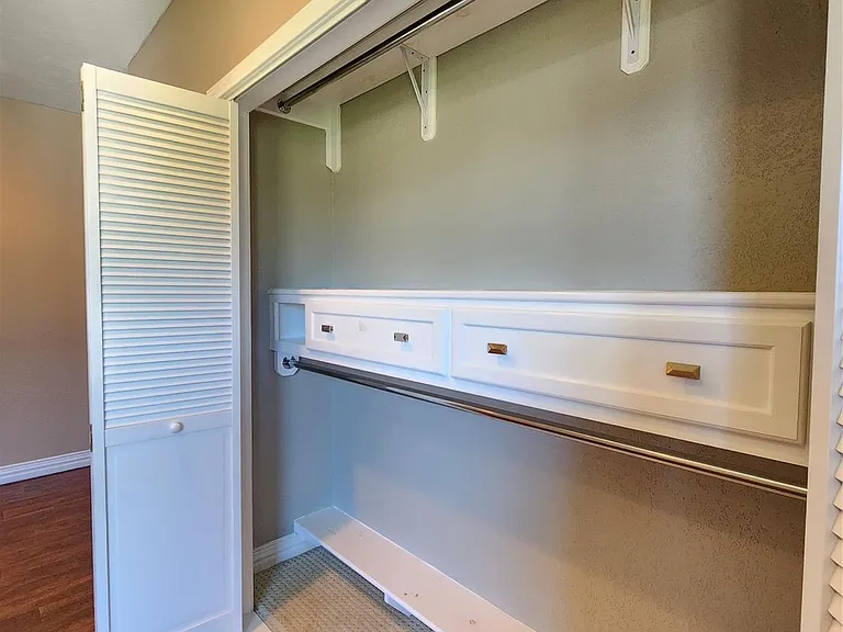 115 Oak Colony Dr — Photo 32