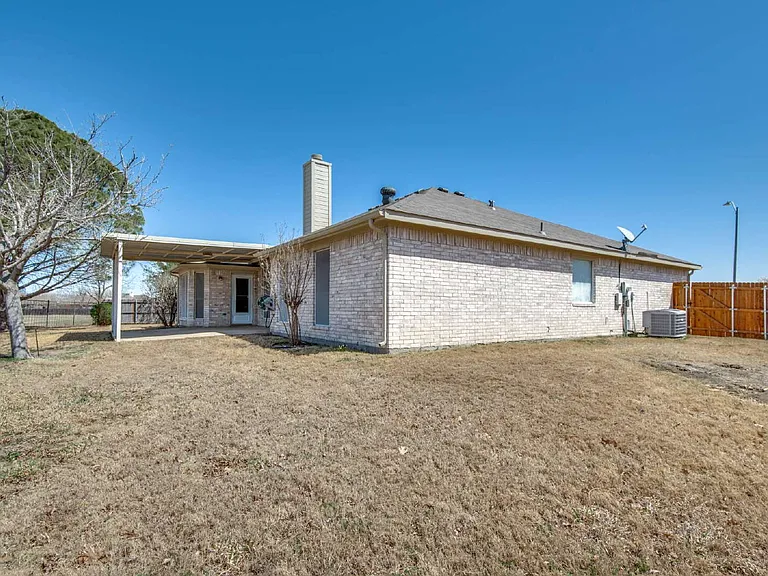 3111 Ponds Edge Trl — Photo 24