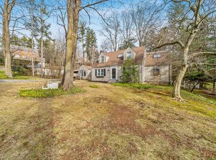 4 Foster Pl, Pleasantville, NY 10570