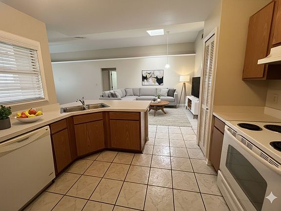 2nd image of 1615 Cracker Creek Ct