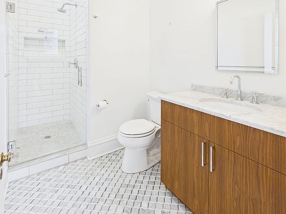 5th image of 2025 Monument Ave APT 103