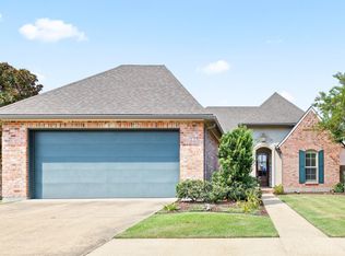 102 Spring View Dr, Youngsville, LA 70592