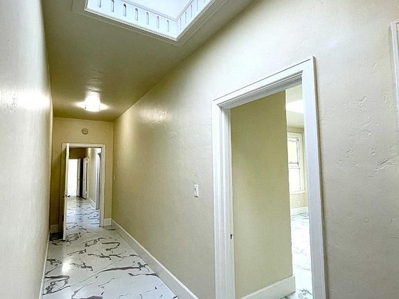 5th image of 19 E Lake Ave APT A