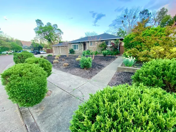 425 Josephine Drive, Cloverdale, CA 95425