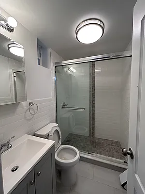 Rented by Liz Realty Group | media 4