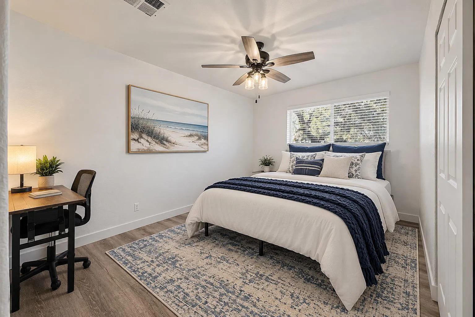 4 bed, 4.0 bath, 2600 sqft, $936 — Photo 1