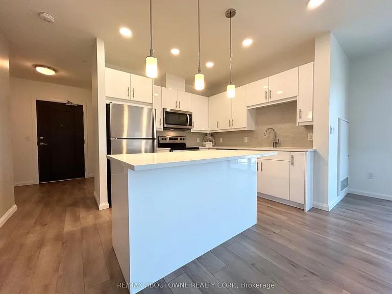144 Watson Rd N #502 — Photo 4