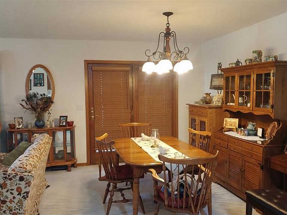 4th image of 1348 Peppertree Dr