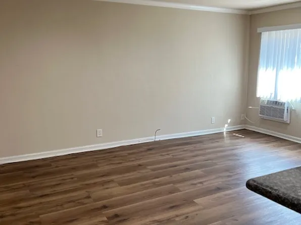 1530 E Broadway, Glendale, CA
