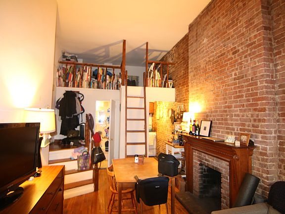 2nd image of 127 W 85th St APT 1A