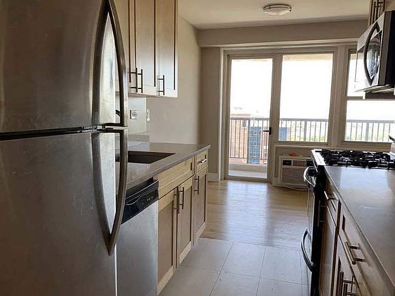 3rd image of 12333 83rd Ave APT 1202