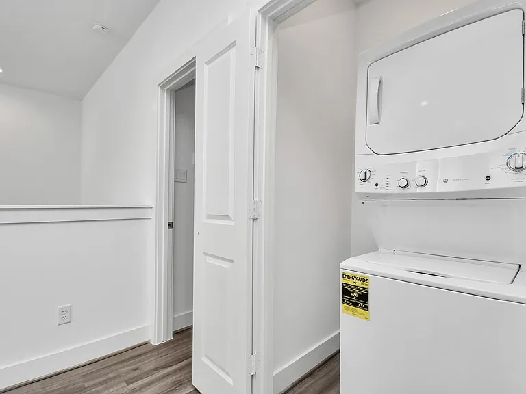 9029 Laverne Oak Ln — Photo 16