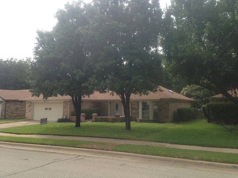 1st image of 2709 Meadow Creek Dr