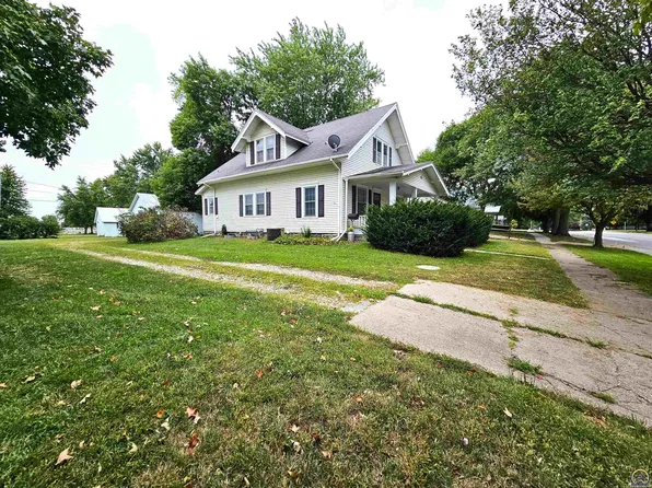 45 Main St, Sabetha, KS 66534