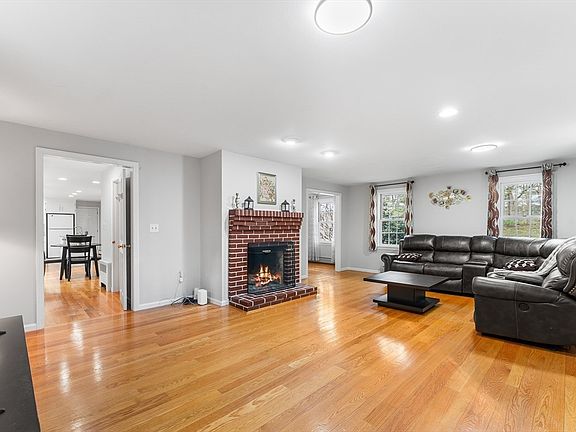 3rd image of 7 Providence Rd