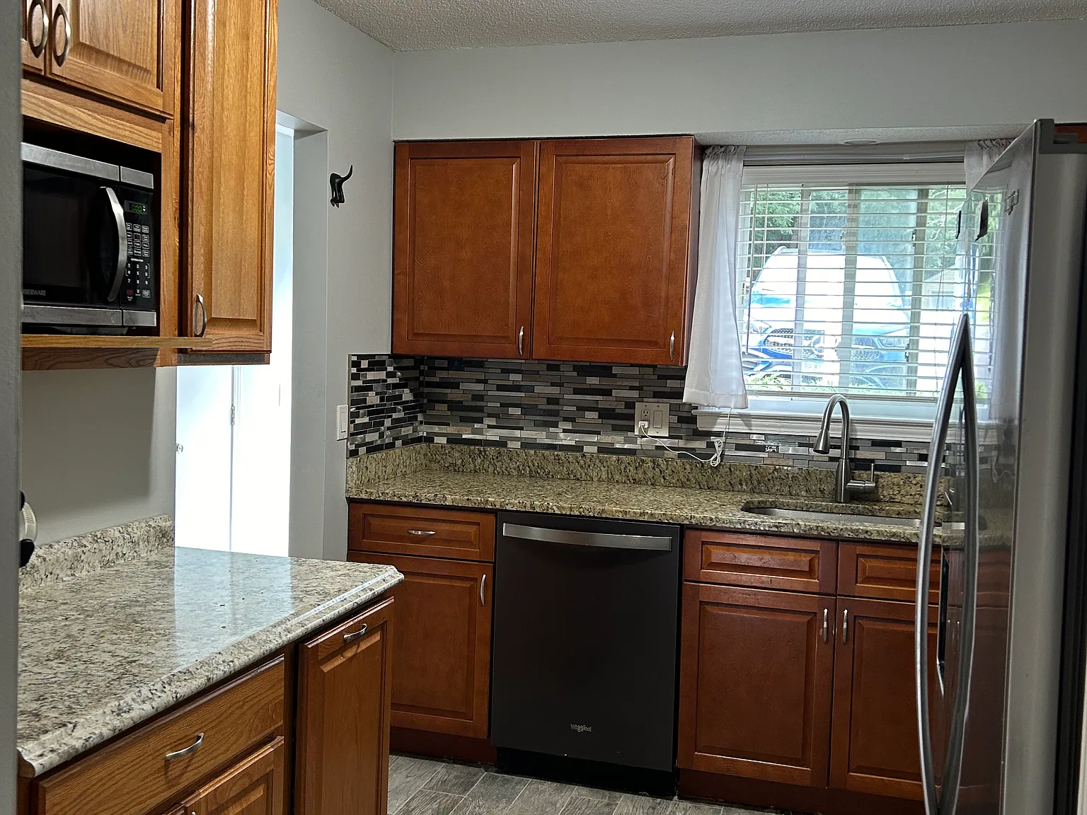 2 bed, 2.5 bath, 1711 sqft, $2,800 — Photo 3