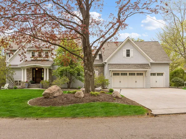 5116 Skyline Dr, Edina, MN 55436
