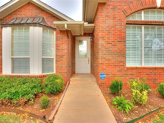 3rd image of 15504 N Swallowtail St