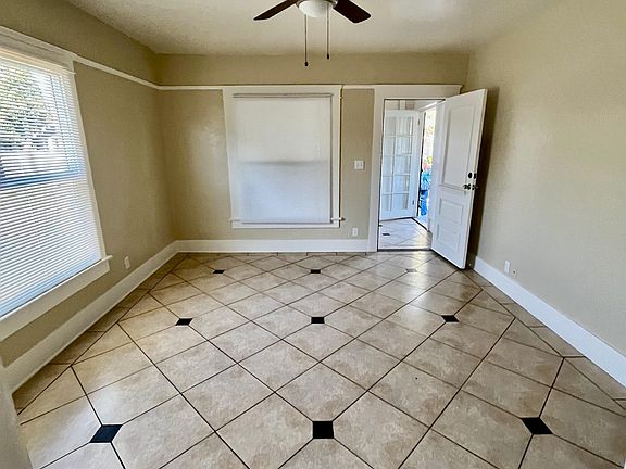 3rd image of 503 Rose Ave
