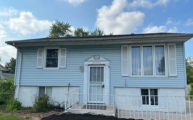 1st image of 22536 Yates Ave
