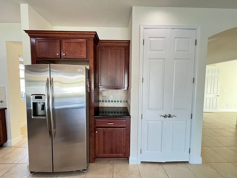 11948 SW Crestwood Cir — Photo 27