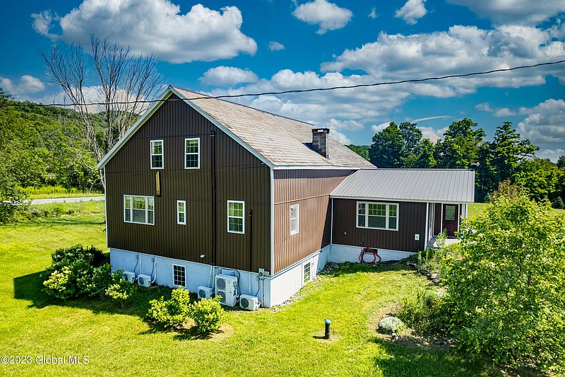 4th image of 672 N Grimes Hill Road