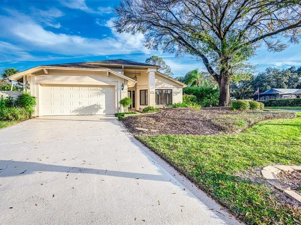 1803 Walden Pl N, Plant City, FL 33566