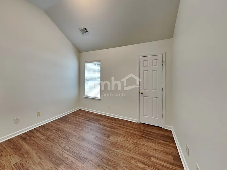 19140 Kanawha Dr — Photo 14